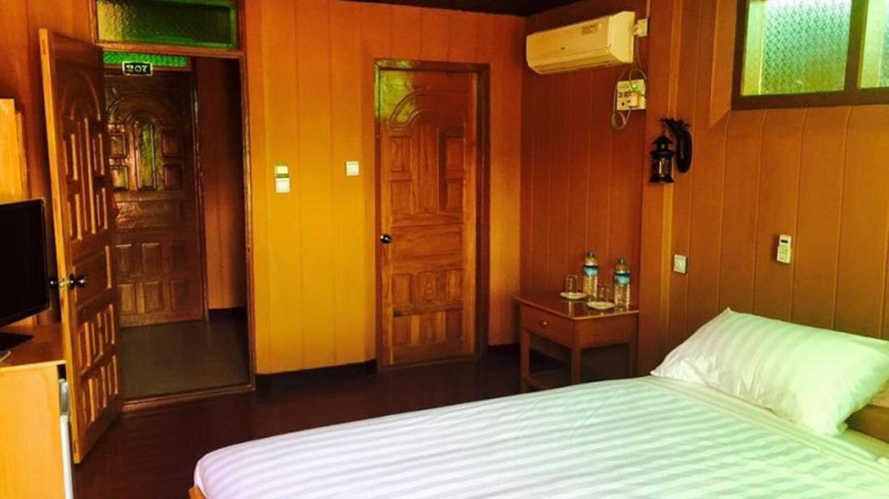 Golden Fish Motel ニャウンシュエ エクステリア 写真